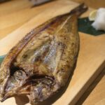 【香ばしい脂がたまらない！】北海道の王道・一笑の絶品「開きホッケ焼き」🐟🔥