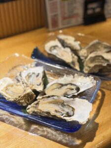 すすきの市場から毎日直送！厚岸産「生カキ」の贅沢な味わいを一笑で✨